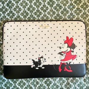 MAKE AN OFFER Kate Spade Disney Minnie Mouse Universal in Laptop Sleeve Black